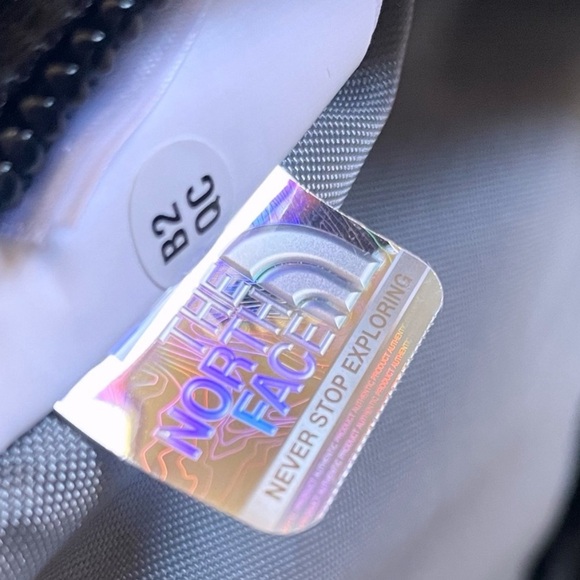 The North Face Unisex Jester 28 Liter Backpack In Black - Picture 7 of 7